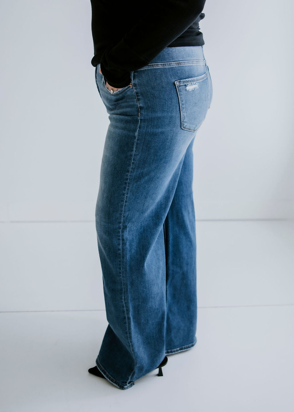 Jakob Risen Wide Leg Jeans