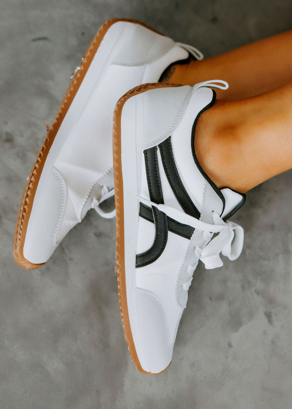 Anica Retro Sneakers