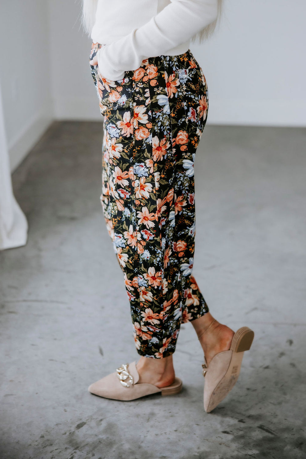 Jazlyn Floral Barrel Pants