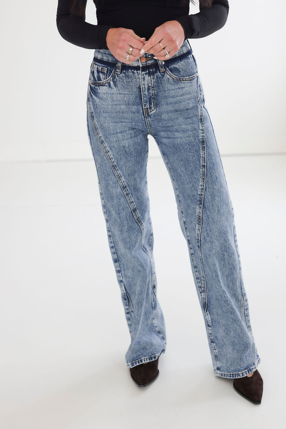 Quen Saige Straight Jean