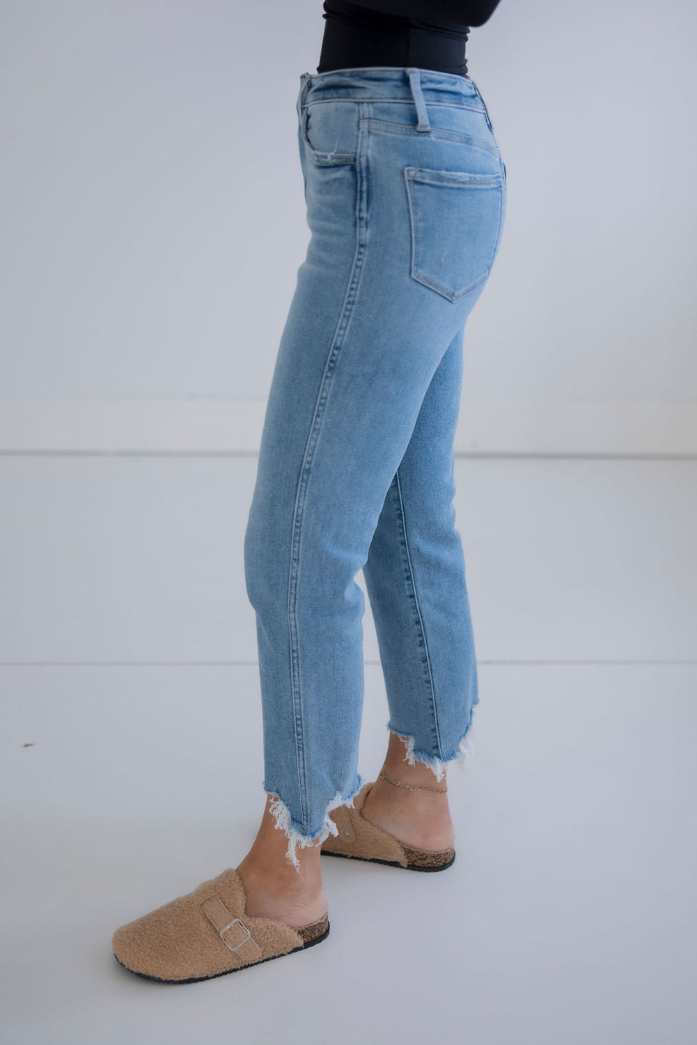 Bradlee Vervet Cropped Straight Leg Jean