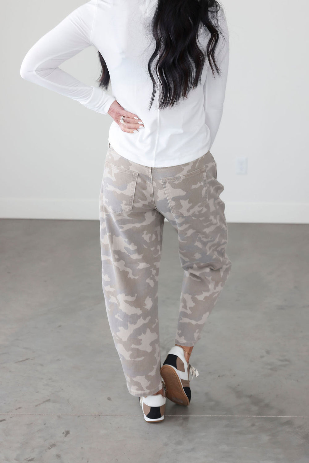 Lindy Hidden Camo Barrel Jeans